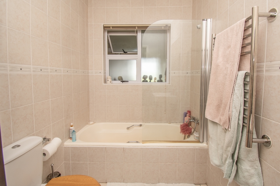 3 Bedroom Property for Sale in Heldervue Western Cape